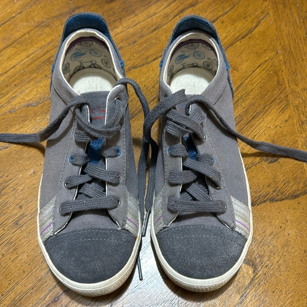 Paul Smith Junior sneakers, size 12, color gray